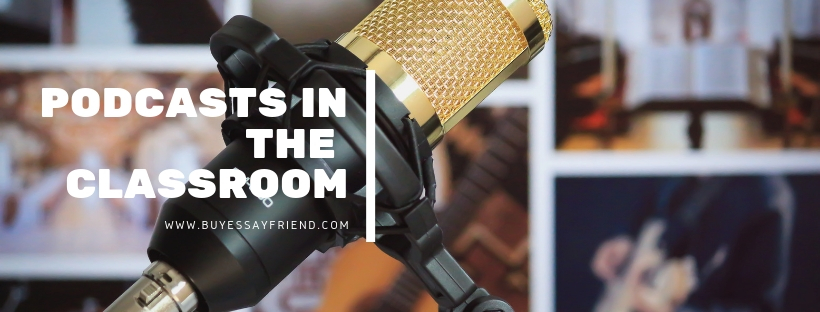 A microphone and an inscription :"Podcast in the room".